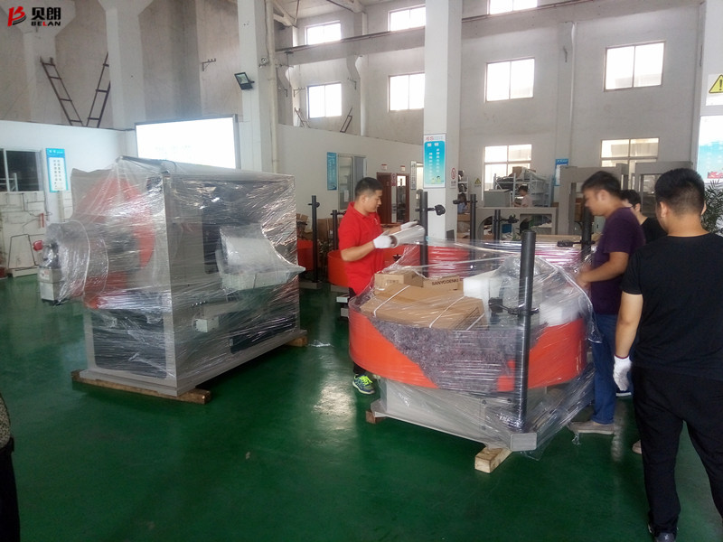 貝朗設備打包發(fā)貨現場
