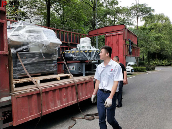 貝朗鐵絲自動(dòng)折彎?rùn)C(jī)發(fā)貨啦！