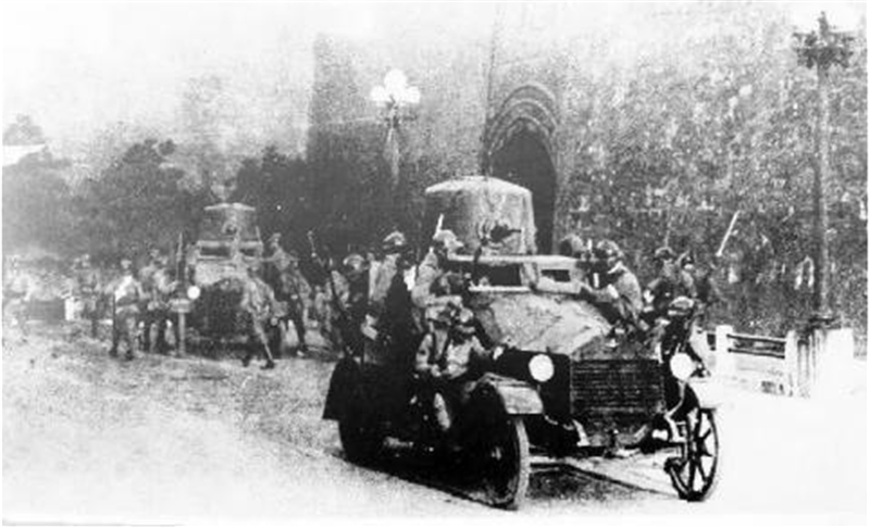 日軍裝甲車在沈陽大街上橫行——轉載網(wǎng)絡圖片